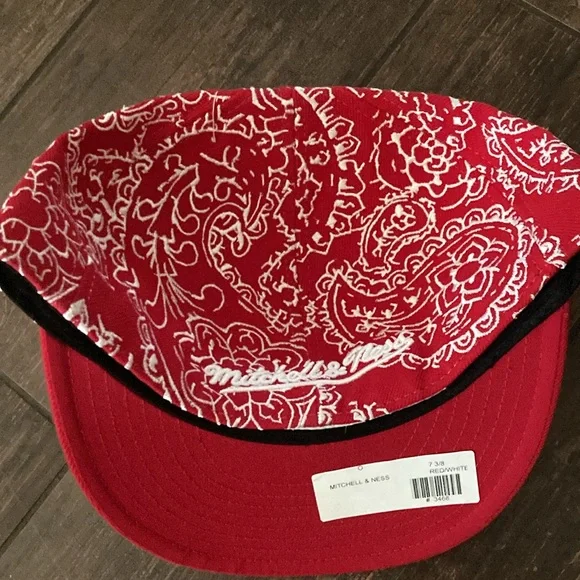 Mitchell & Ness Red fitted Cap - Picture 4 of 5